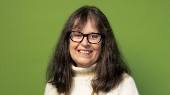 Portraitfoto von Brigitte Feuerbach