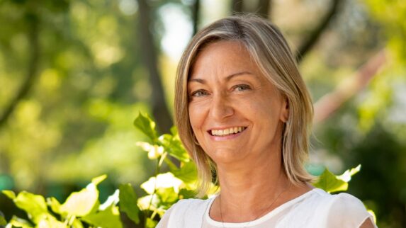 Portraitfoto von Bettina Strutzmann